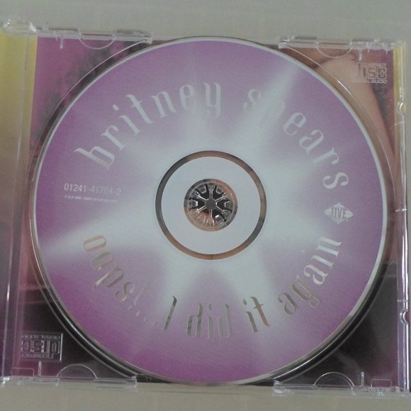Britney Spears CD - Oops!... I Did It Again - Picture 3 of 5